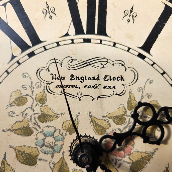 VTG Mid Century New England Bristol Conn Wood Wall Clock Floral Cottage WORKS - Picture 3 of 10